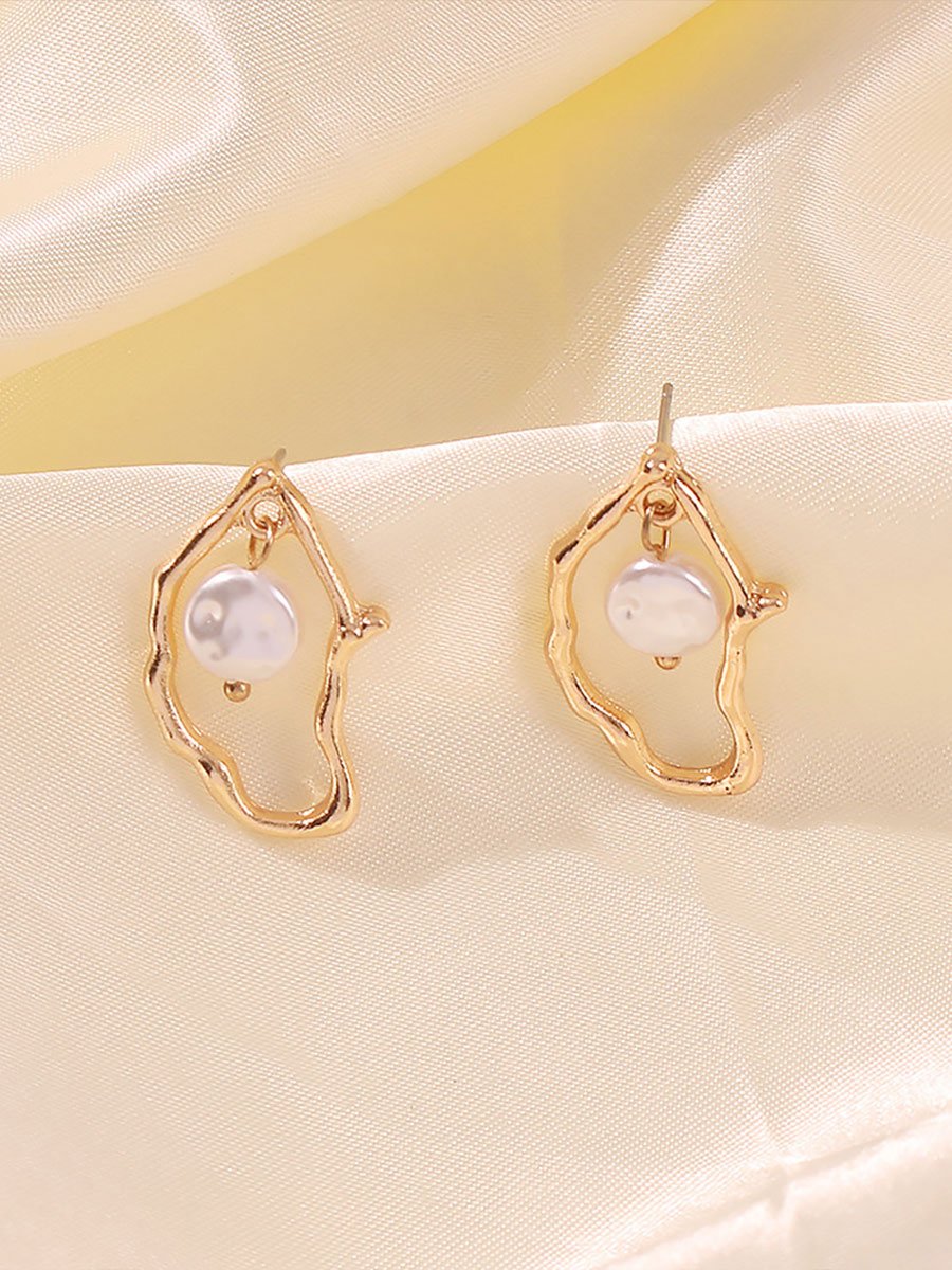 Women's Irregular Pearl Earrings